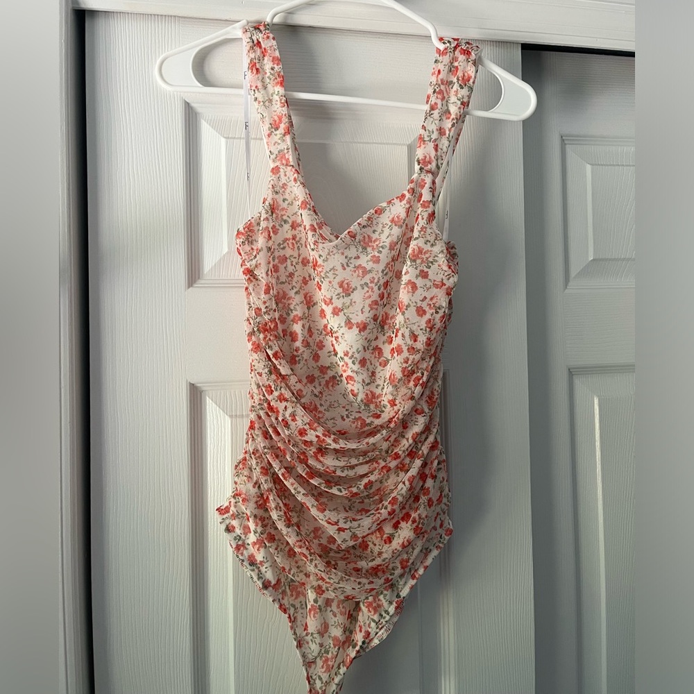 Lulu's Floral Print Bodysuit in Red and White